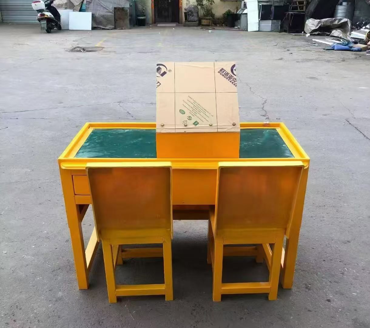 渝中防静电导通桌井下煤矿火工品发放桌：危险品流转的安全守护者