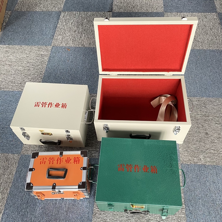 渝中爆破工程作业箱如何选择？玻璃钢与传统材质的全面对比